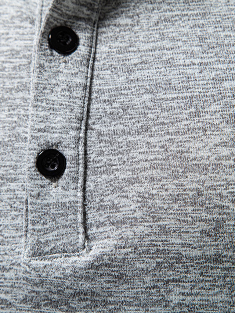 Barevici Nova slim tee men’s minimalist short sleeve t shirt close up